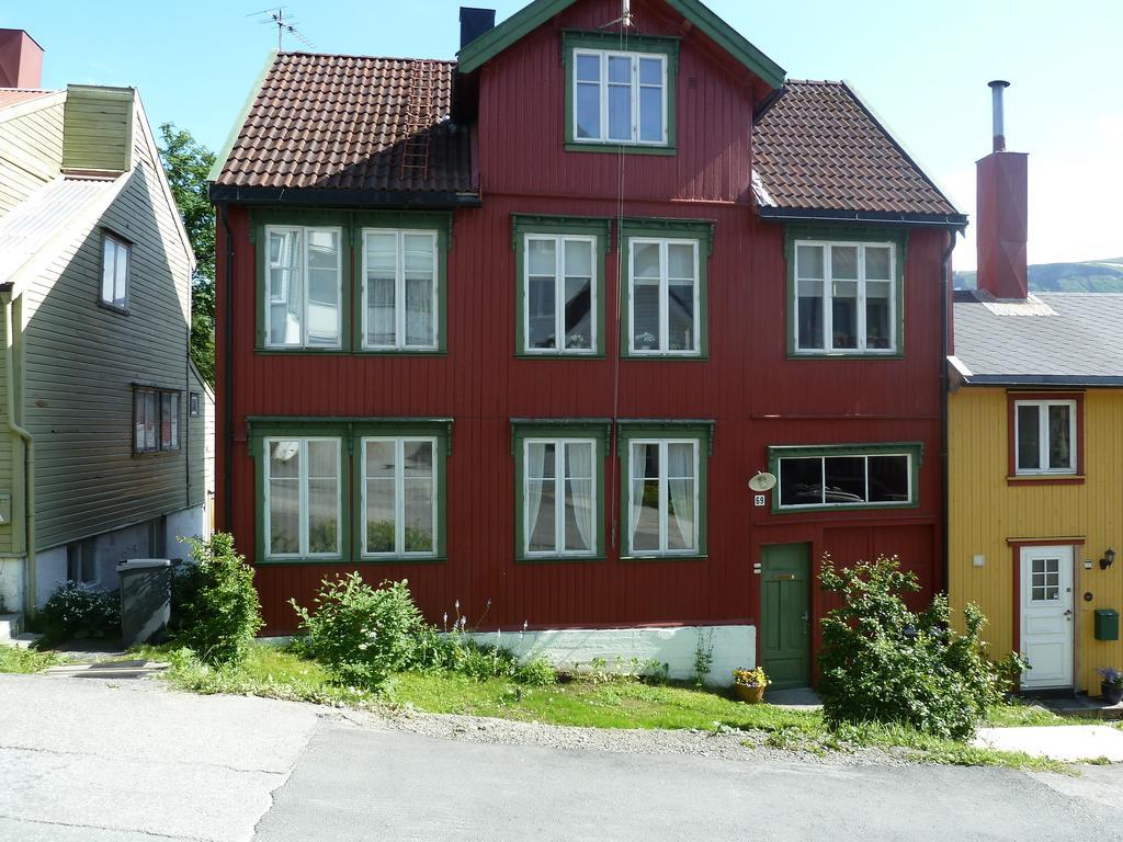 Red Old House Tromso Apartment الغرفة الصورة